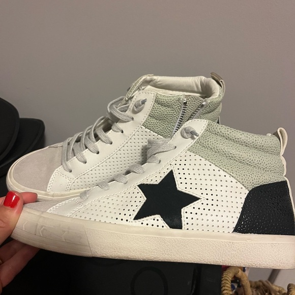 Vintage Havana White and Black Star High-Top Sneakers - Picture 5 of 6